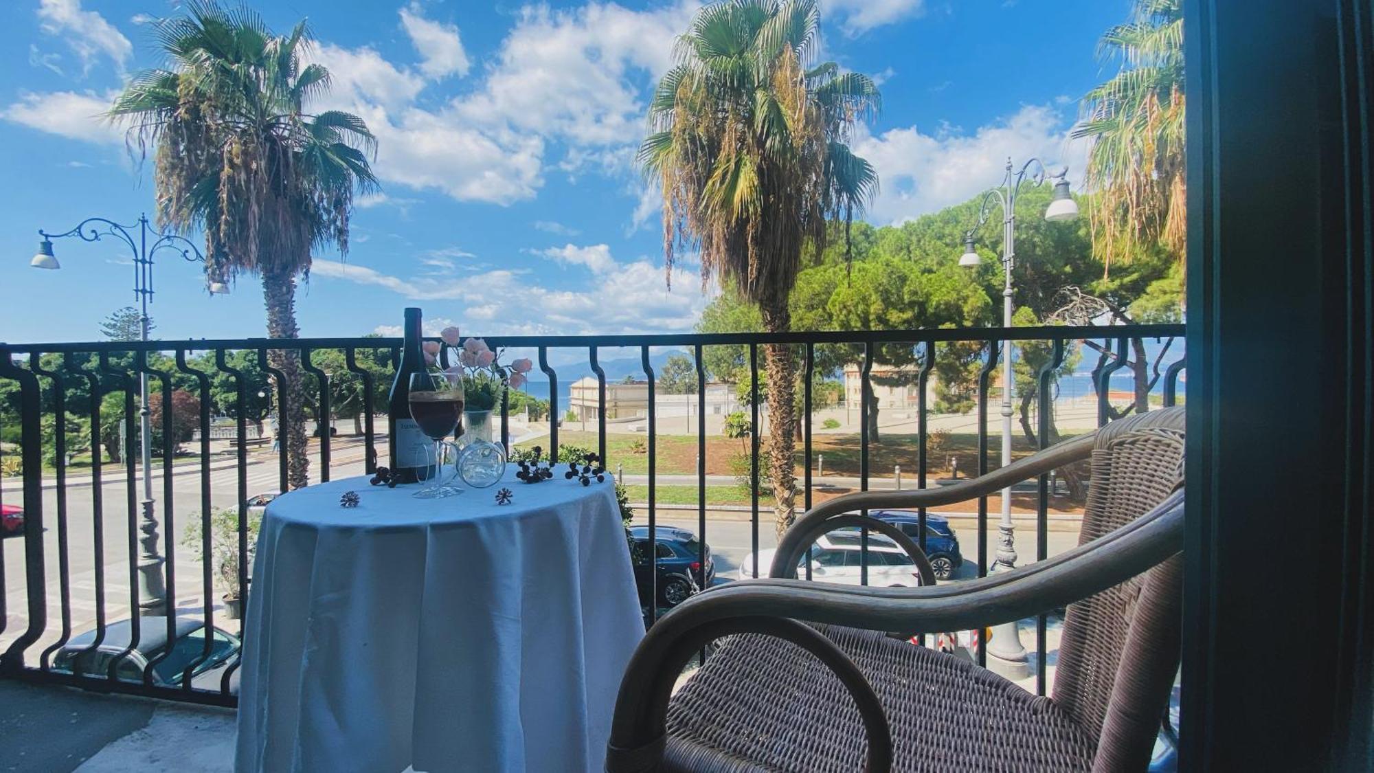 Il Balcone Sullo Stretto Bed and Breakfast Reggio di Calabria Buitenkant foto